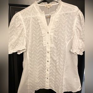 Grand & Greene White blouse. XL. New, tags still on.